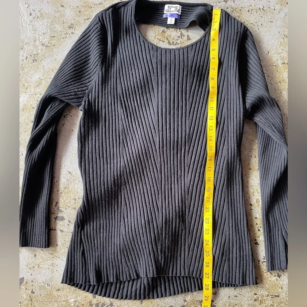 Future Collective Women’s Pullover Black Long Sleeve Cut Out Back Plus Size 1XL